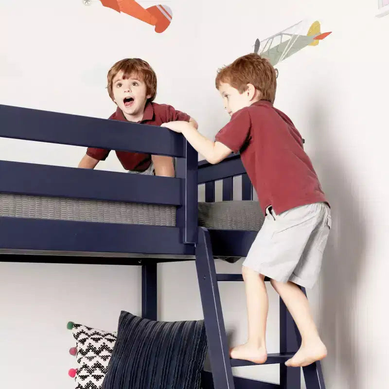 Max & Lily Twin-über-Twin Niedriges Etagenbett mit Vorhängen