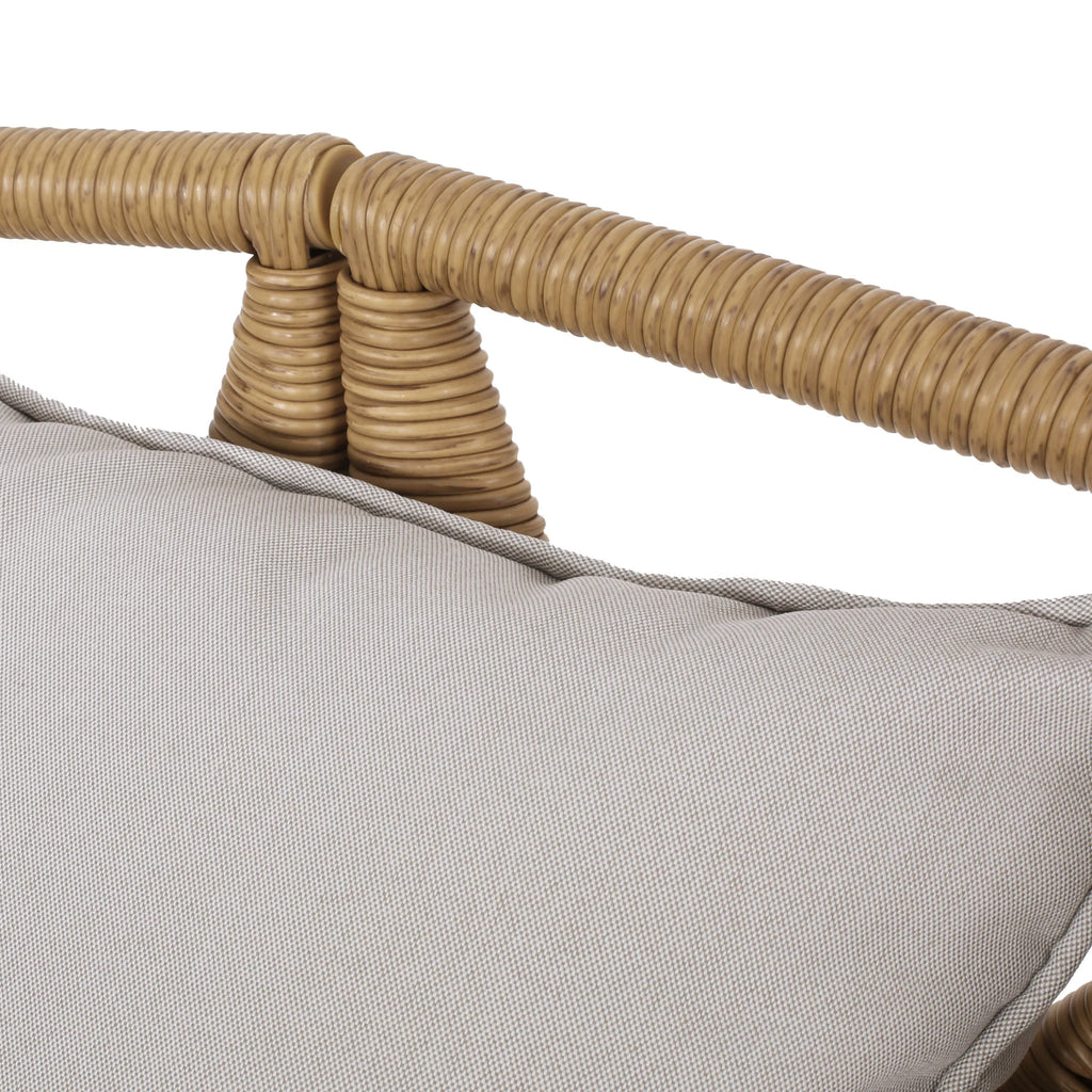 Homan Outdoor-Tagesbett aus Korbgeflecht mit Kissen, Hellbraun und Beige