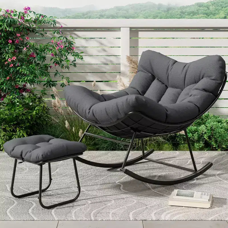 Loungesessel mit Fußstütze, Schaukelstuhl für drinnen/draußen mit Ottoman und Metallrahmen, Patio Rattan Eierschaukel für Balkon, Garten, Veranda, Schlafzimmer