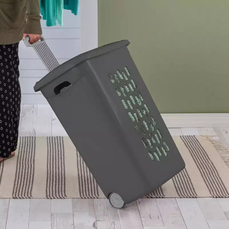 Sterilite Ultra Wäschekorb auf Rollen, mit Deckel und Griff, Flachgrau, 3er-Pack