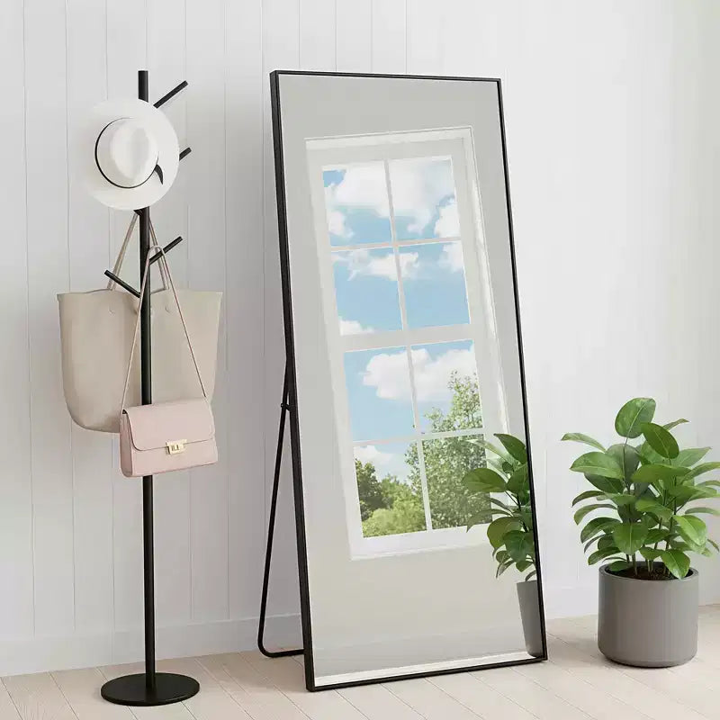 MAYEERTY Aluminium Ganzkörperspiegel 71x32in, Schwarz, rechtwinklig, gehärtetes Glas, mit Ständer