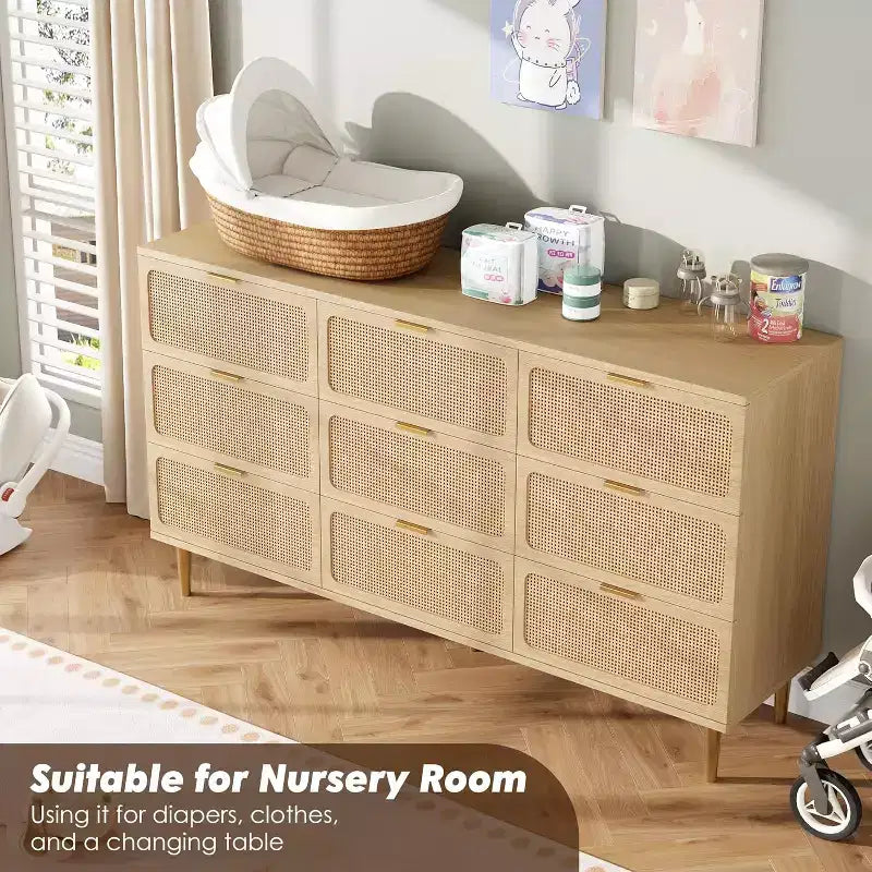 9-Schubladen-Kommode aus Rattan – Moderne Holzkommode mit viel Stauraum und breiter Ablagefläche für Schlafzimmer, Wohnzimmer oder Flur