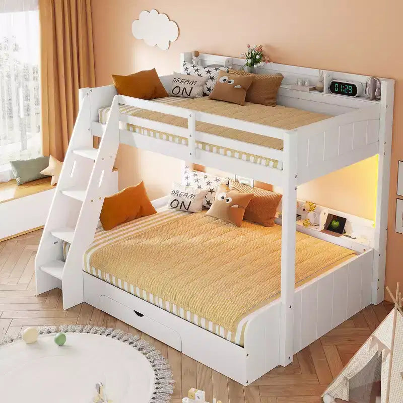 Etagenbett für Geschwister (oben: Twin, unten: Full) mit Stauraum, LED-Beleuchtung und Ladestation, Holzetagenbett mit seitlichen Regalen für Kinder & Jugendliche