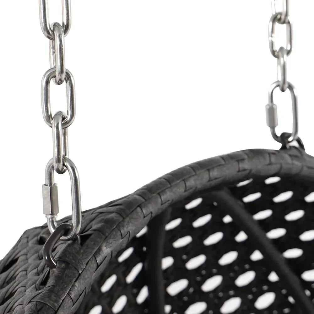 LeisureMod 2-Person Hängesessel mit Ständer – Outdoor/Indoor Rattan Korbsessel Garten-Schaukelhängematte mit Kissen