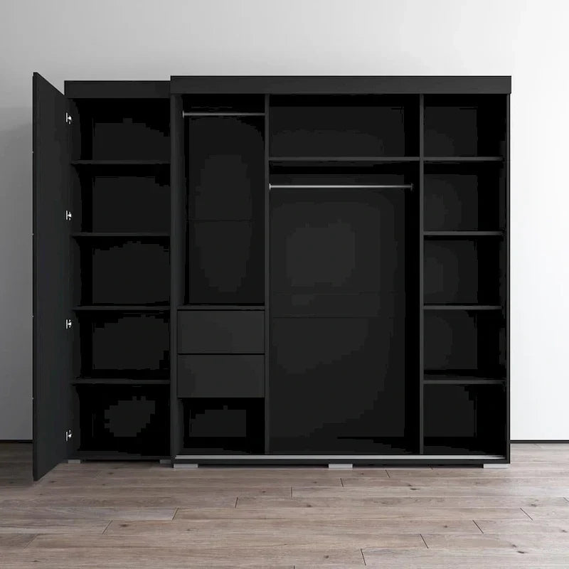 Drei-Spiegel-Kleiderschrank