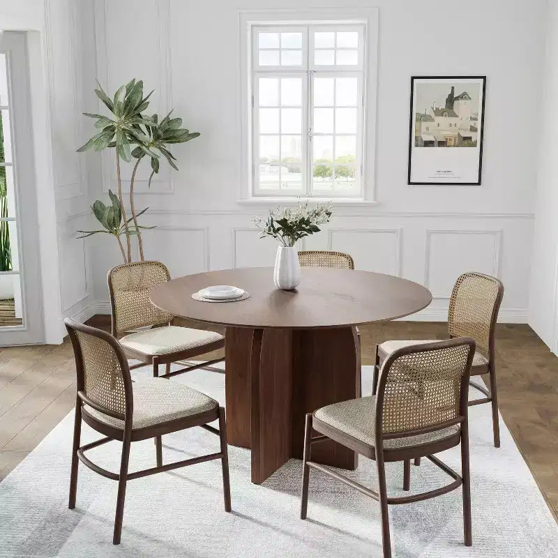 PexFix 45 x 45 runder Esstisch aus Massivholz mit Walnuss-Finish und eleganten gewölbten Beinen für moderne Esszimmer & Küchen