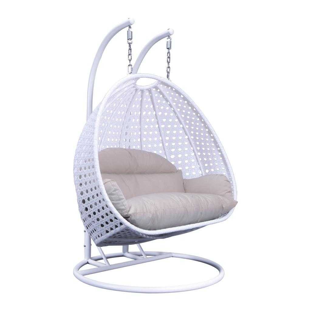 LeisureMod 2-Person Hängesessel mit Ständer – Outdoor/Indoor Rattan Korbsessel Garten-Schaukelhängematte mit Kissen