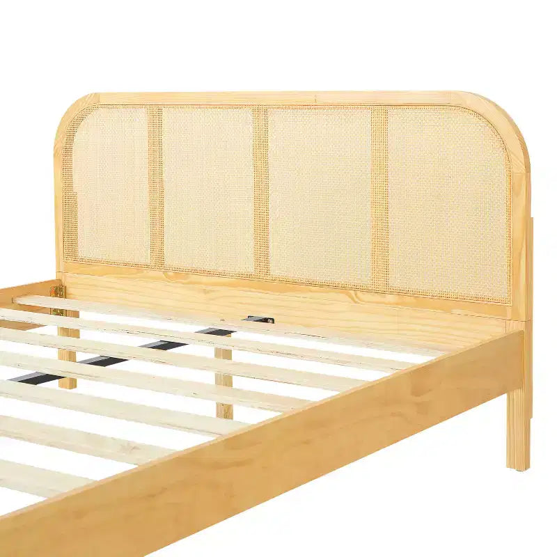 Christopher Knight Home Callahan Modernes Boho-Holz-Plattformbettgestell mit Rattan-Kopfteil