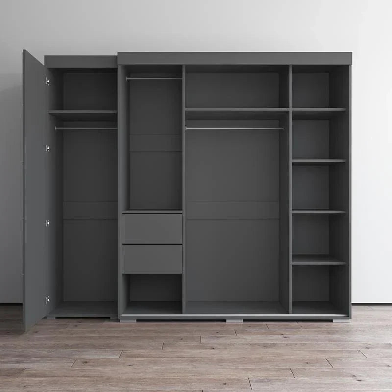 Drei-Spiegel-Kleiderschrank