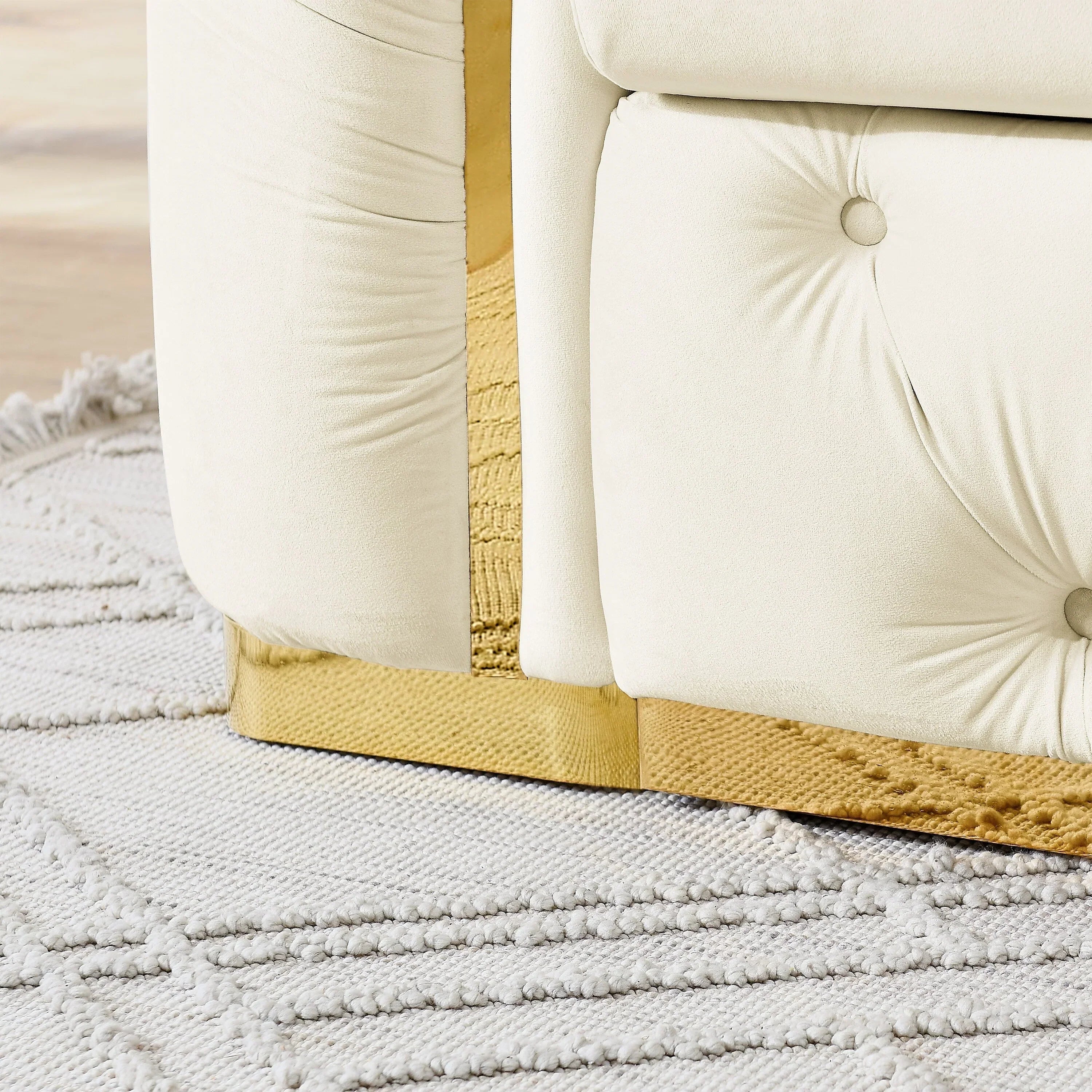 90.6 Samt-Dreisitzer-Sofa mit 2 Kissen, hochdichten Polstern, goldenen Akzenten und Kissen