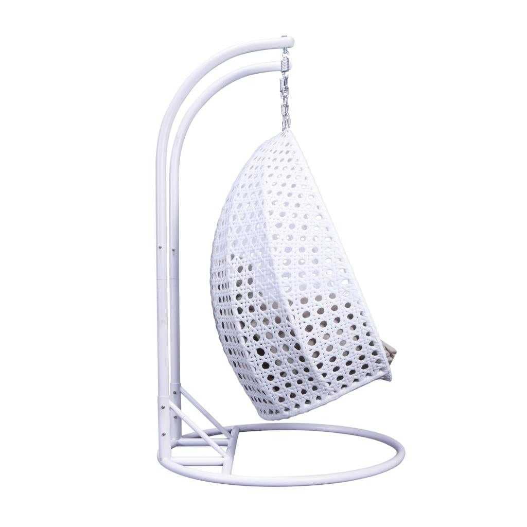 LeisureMod 2-Person Hängesessel mit Ständer – Outdoor/Indoor Rattan Korbsessel Garten-Schaukelhängematte mit Kissen