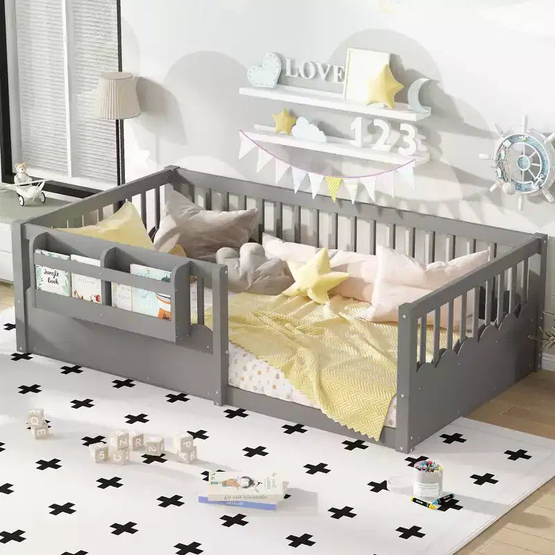 Bellemave Kinder-Bodenbett mit erhöhtem Zaun und Bücherregal, hölzernes Montessori-Bettgestell in Twin-Größe für Mädchen und Jungen