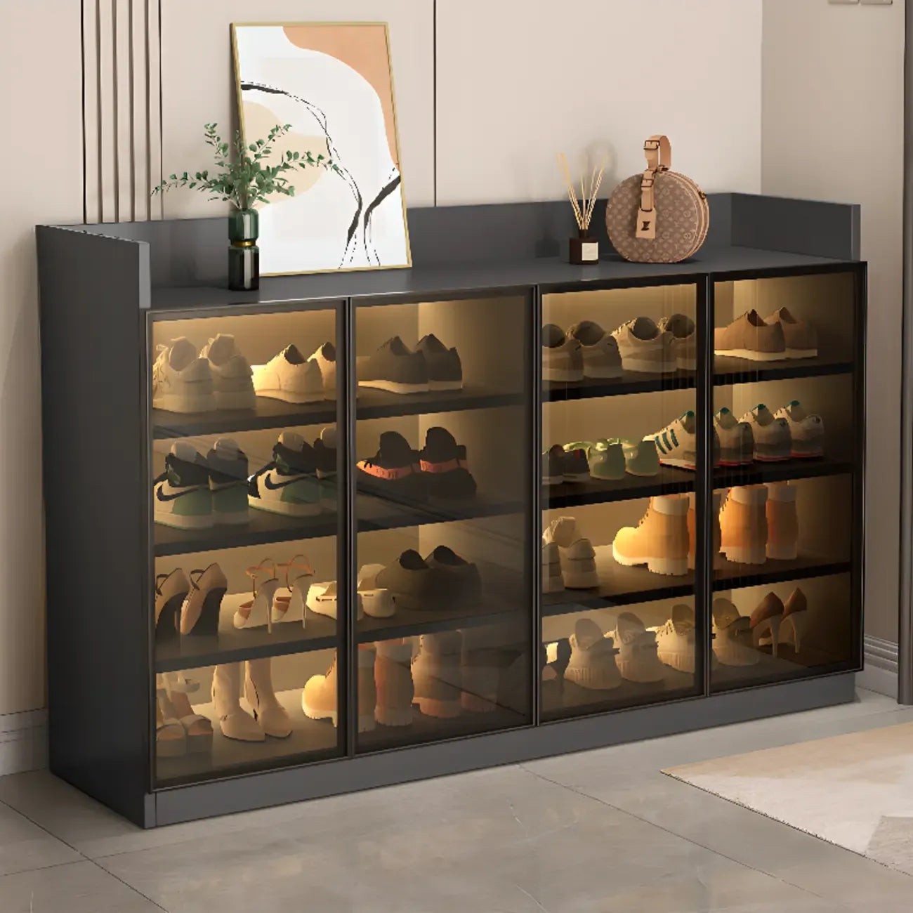 Schuhschrank mit LED-Beleuchtung, verstellbaren Einlegeböden und transparenten Türen